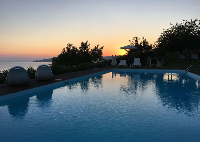 Villa Riviera Resort